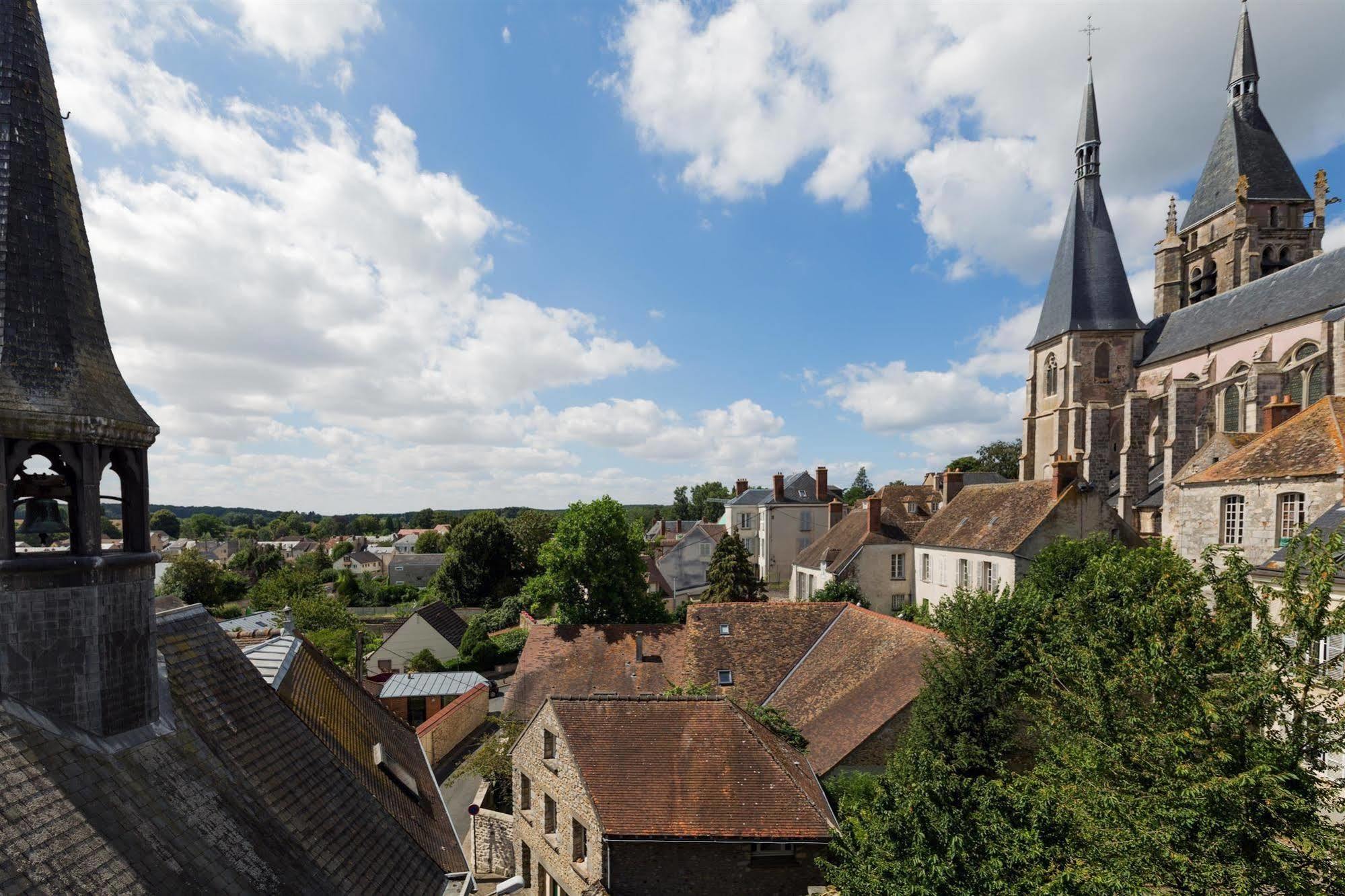 Best Western Blanche De Castille Dourdan Exterior foto